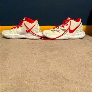 Kyrie 4 basketball shoes
